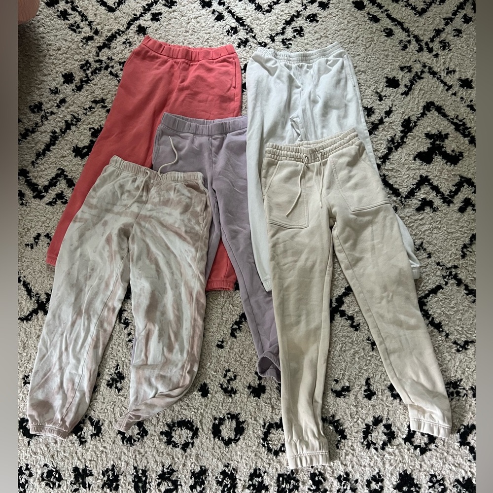 5 pairs of sweatpants. Coral, light purple, cream, white, pink white tie dye!